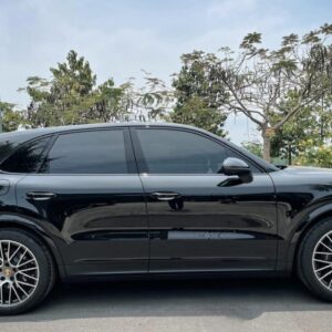 Dán phim cách nhiệt cho Porsche Cayenne