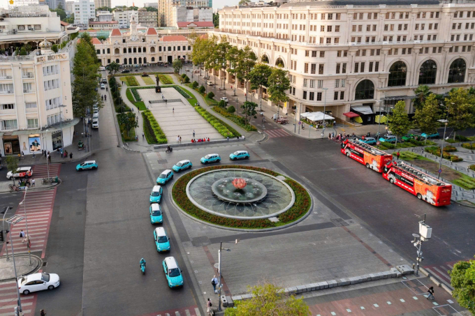 Dàn taxi điện Xanh SM tại TP HCM