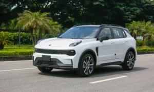 Lynk & Co 01 lăn bánh tại Hà Nội