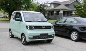 Chiếc Wuling Hongguang Mini EV bản Macaron của John Karlin