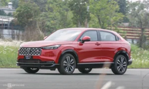 Honda HR-V bản e:HEV RS lăn bánh tại Hà Nội
