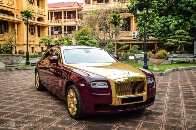 Rolls-Royce Ghost dát vàng