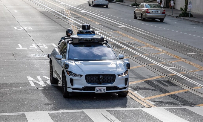 Xe taxi tự lái Waymo