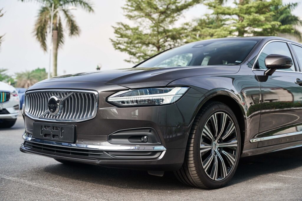 Volvo S90 B5 được bảo vệ bởi PPF 3M